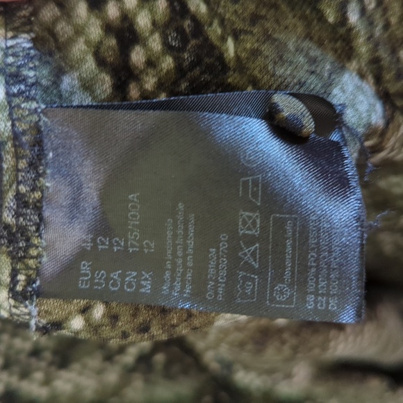 H&M Green Snakeprint Short Shift Dress Long-Sleeve Women's Size 12 - Picture 3 of 4